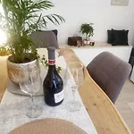 Grotta شقة بولا