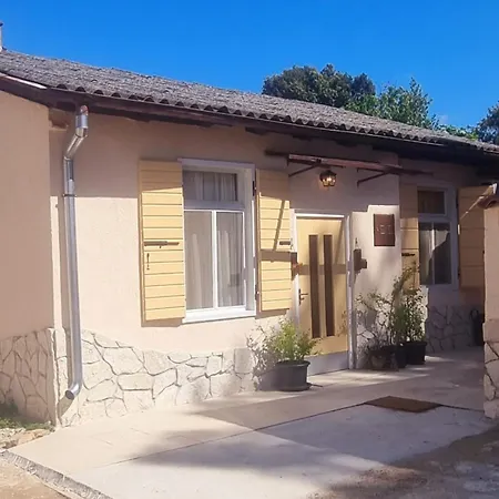 דירה Grotta *